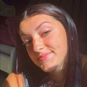 Meet your Posher, Gabriella